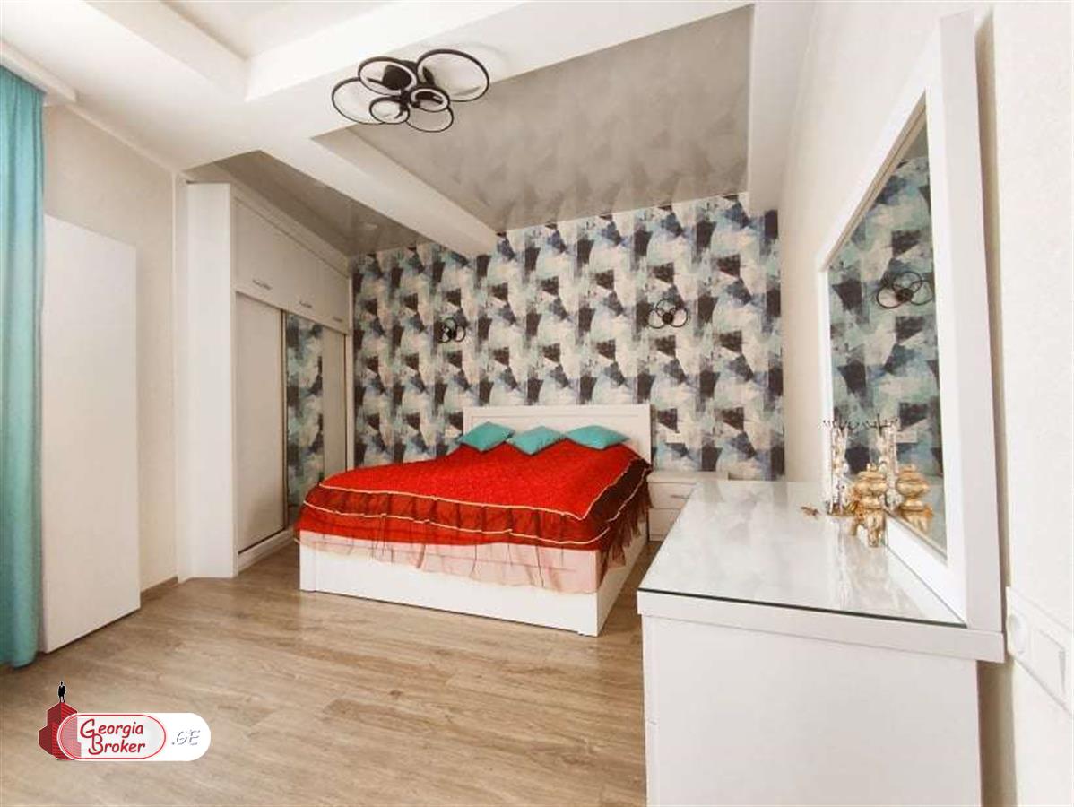 nearly repaired 5-room apartment for sale