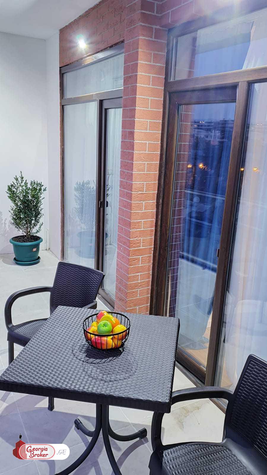 nearly repaired 2-room apartment for rent