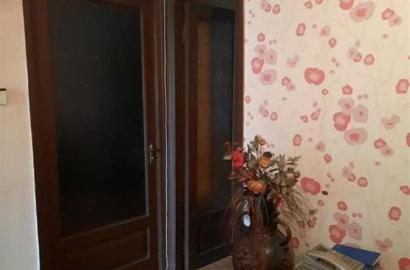 old repaired 4-room apartment for sale