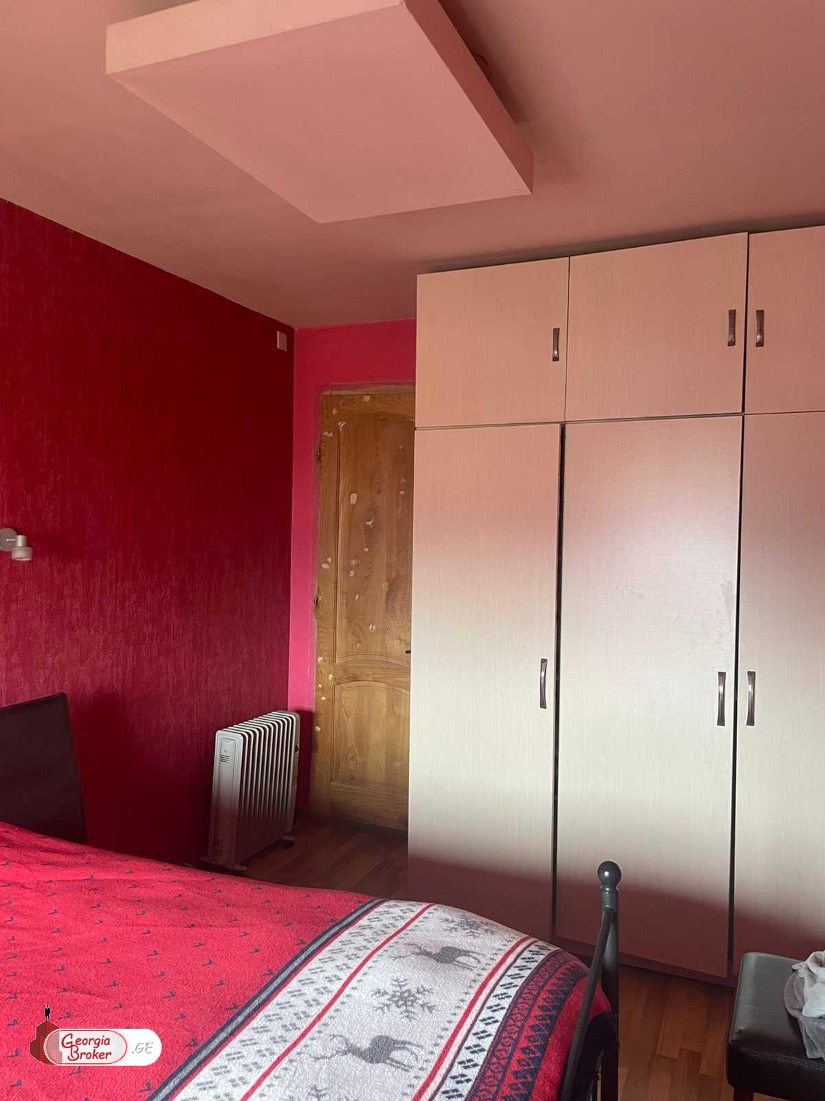 nearly repaired 3-room apartment for sale