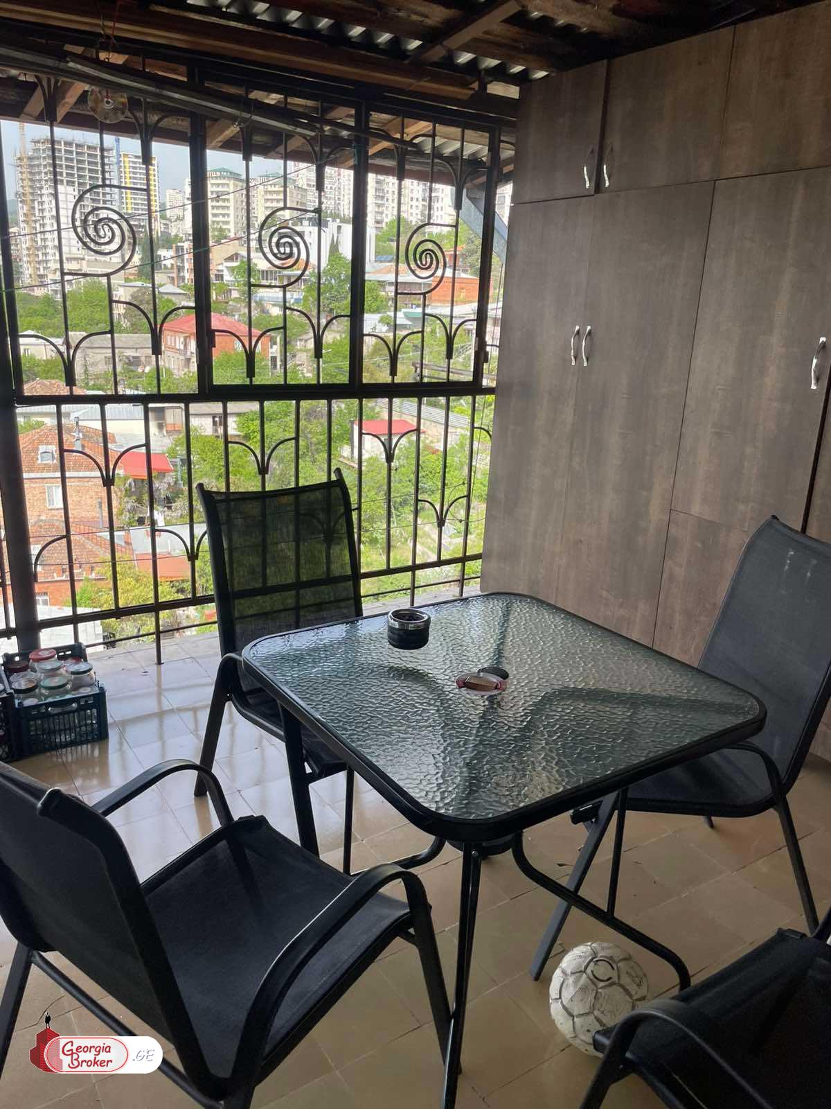 nearly repaired 3-room apartment for sale