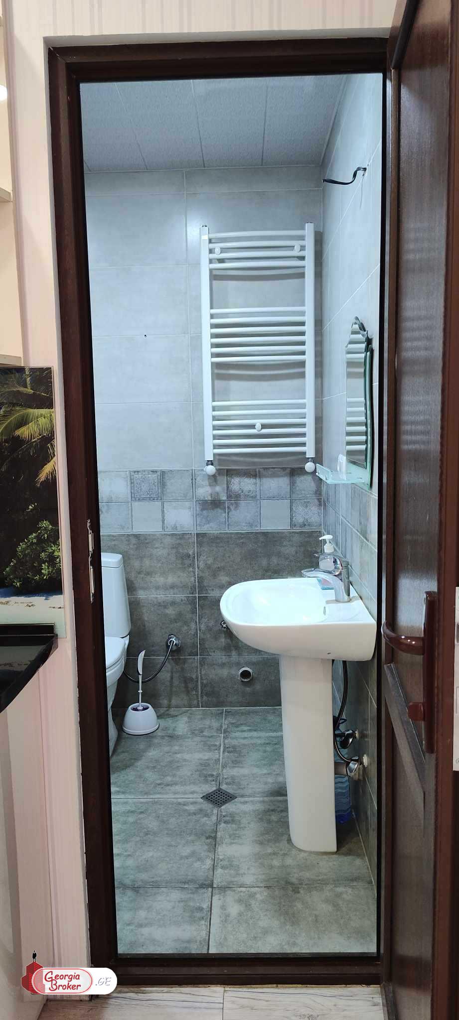 იყიდება ახალი გარემონტებული 2 ოთახიანი ბინა