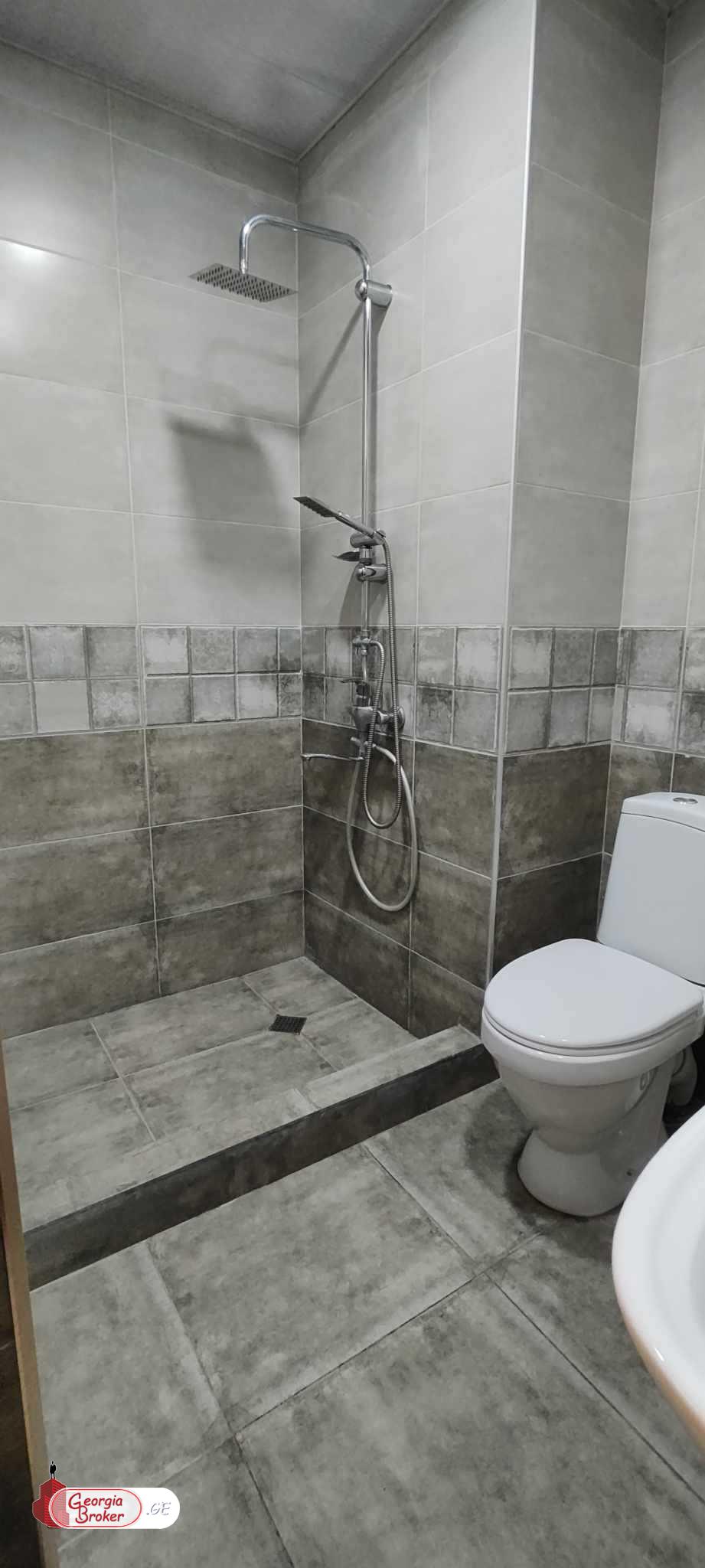 იყიდება ახალი გარემონტებული 2 ოთახიანი ბინა