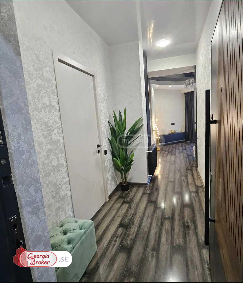 nearly repaired 2-room apartment for sale