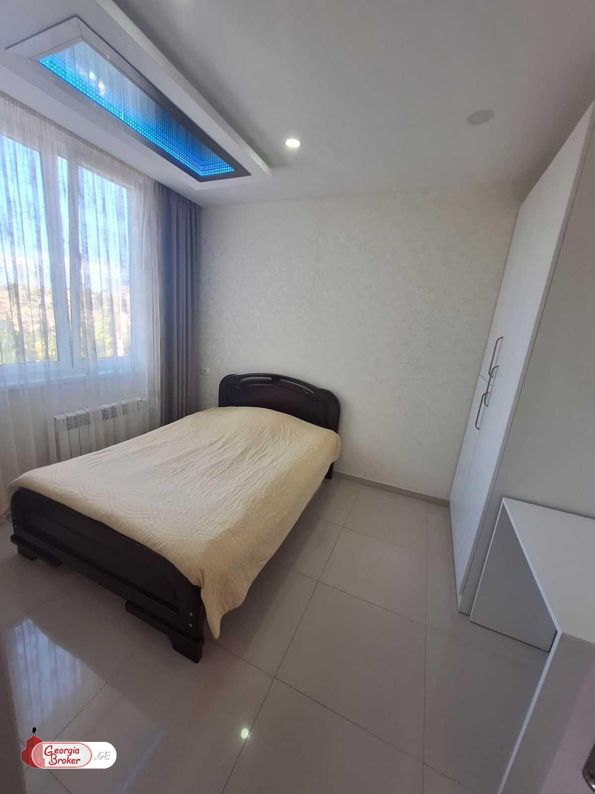 იყიდება ახალი გარემონტებული 3 ოთახიანი ბინა