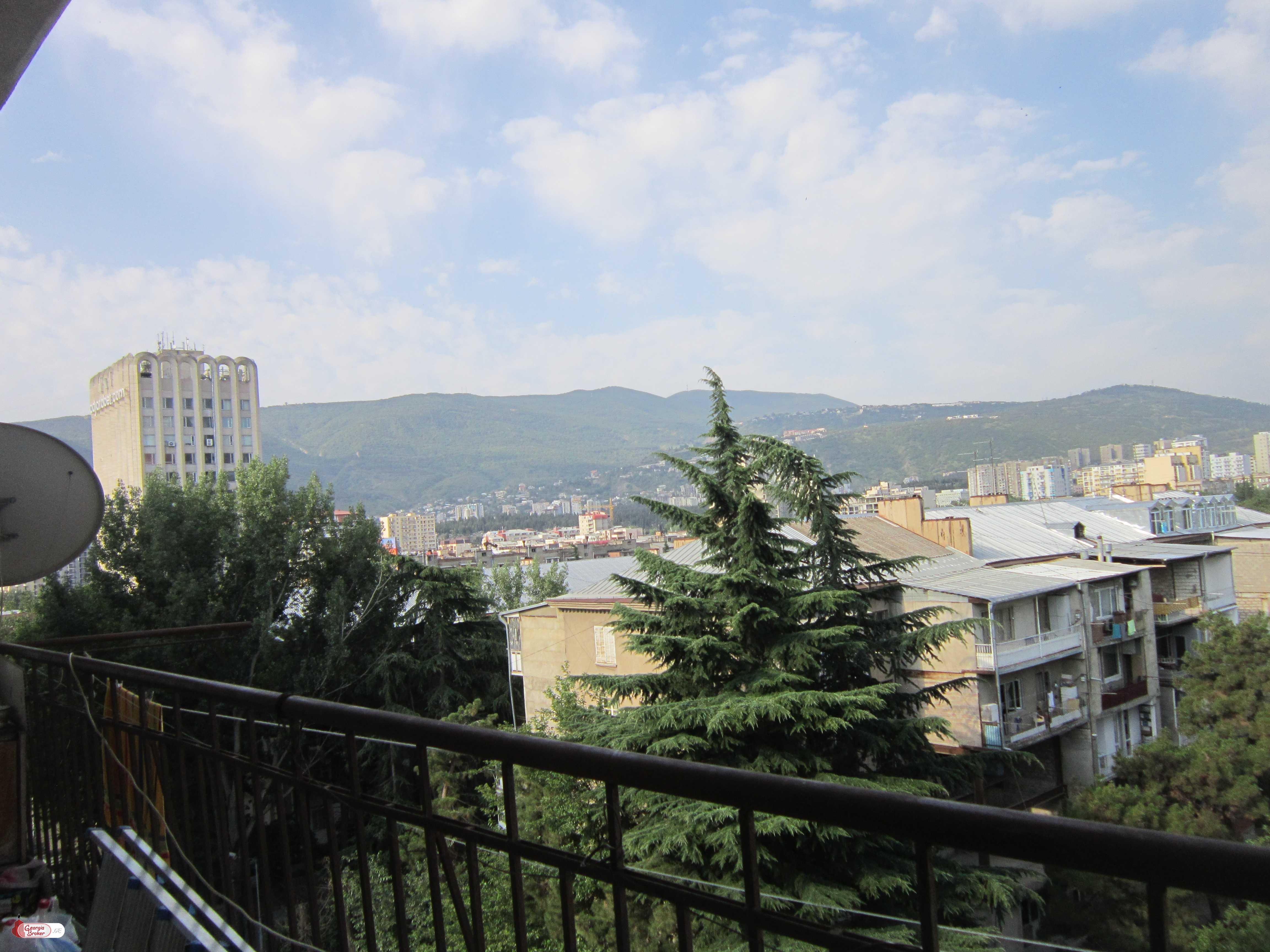 nearly repaired 5-room apartment for sale