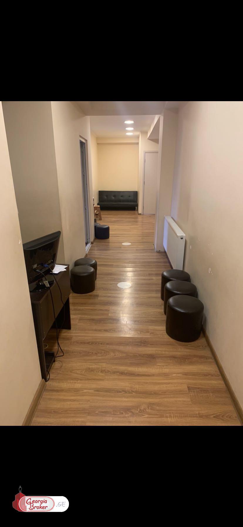 продается квартира с новым ремонтом 4-комнаты