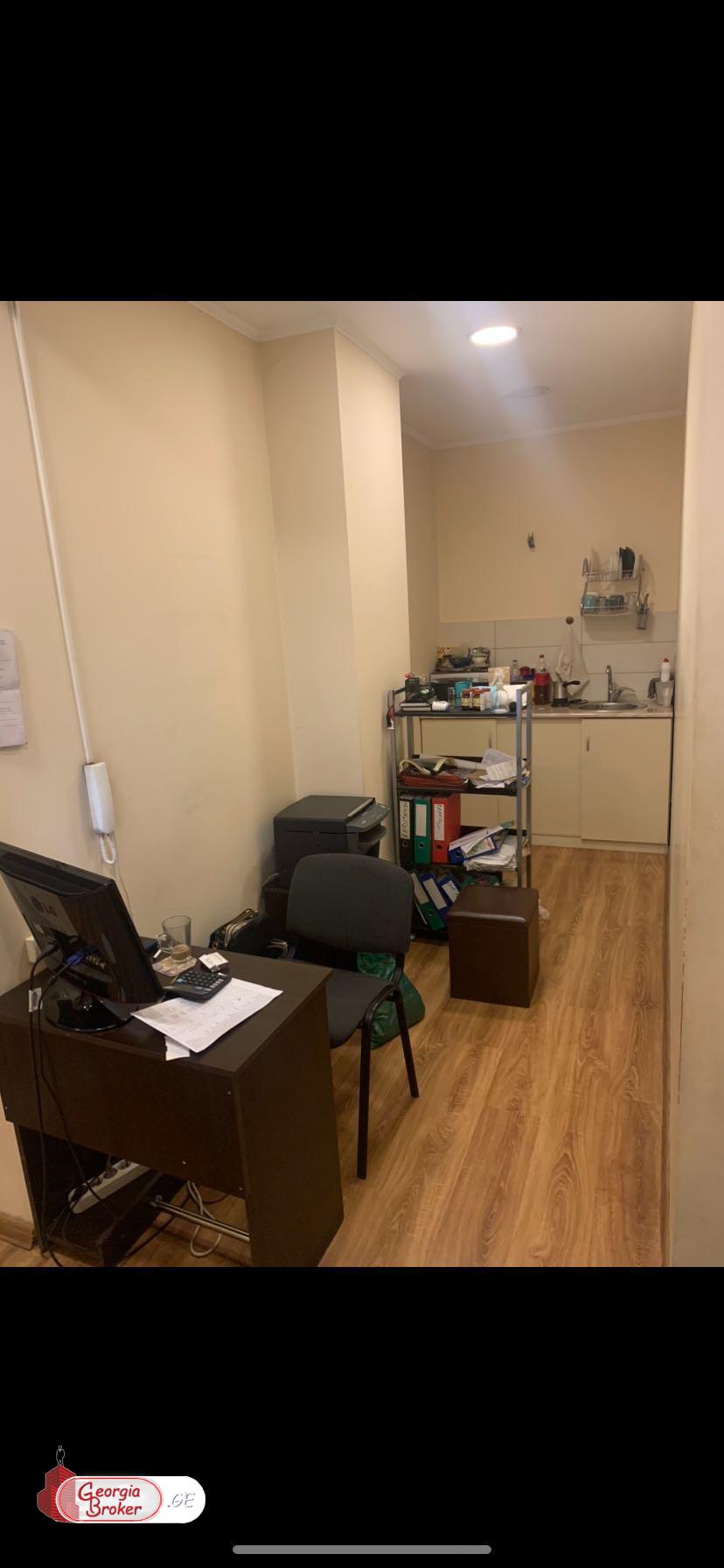 продается квартира с новым ремонтом 4-комнаты