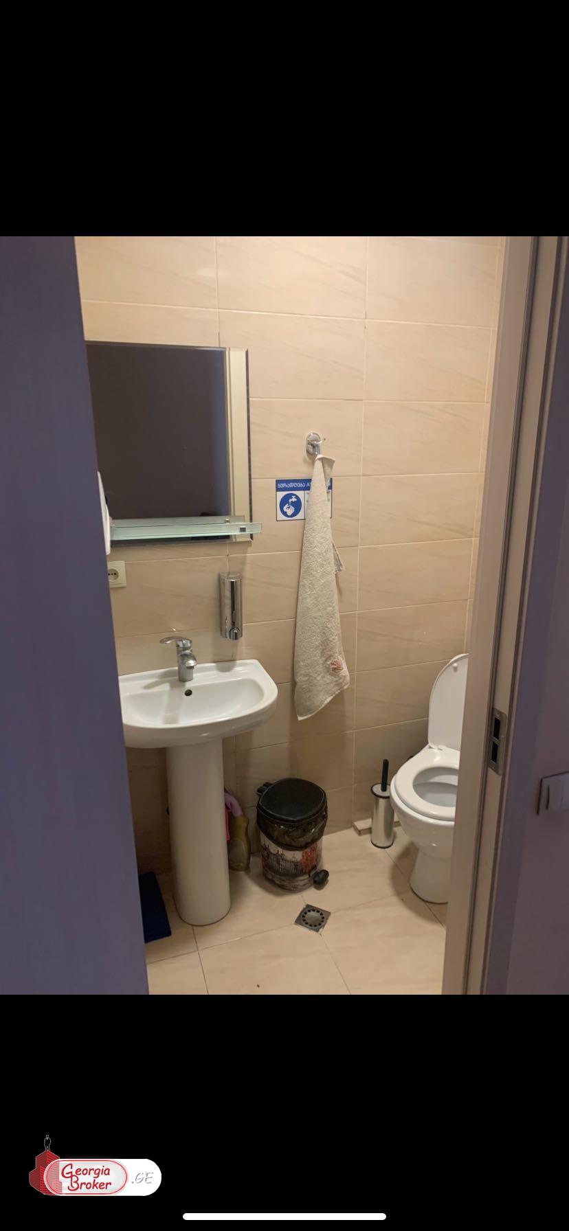 продается квартира с новым ремонтом 4-комнаты