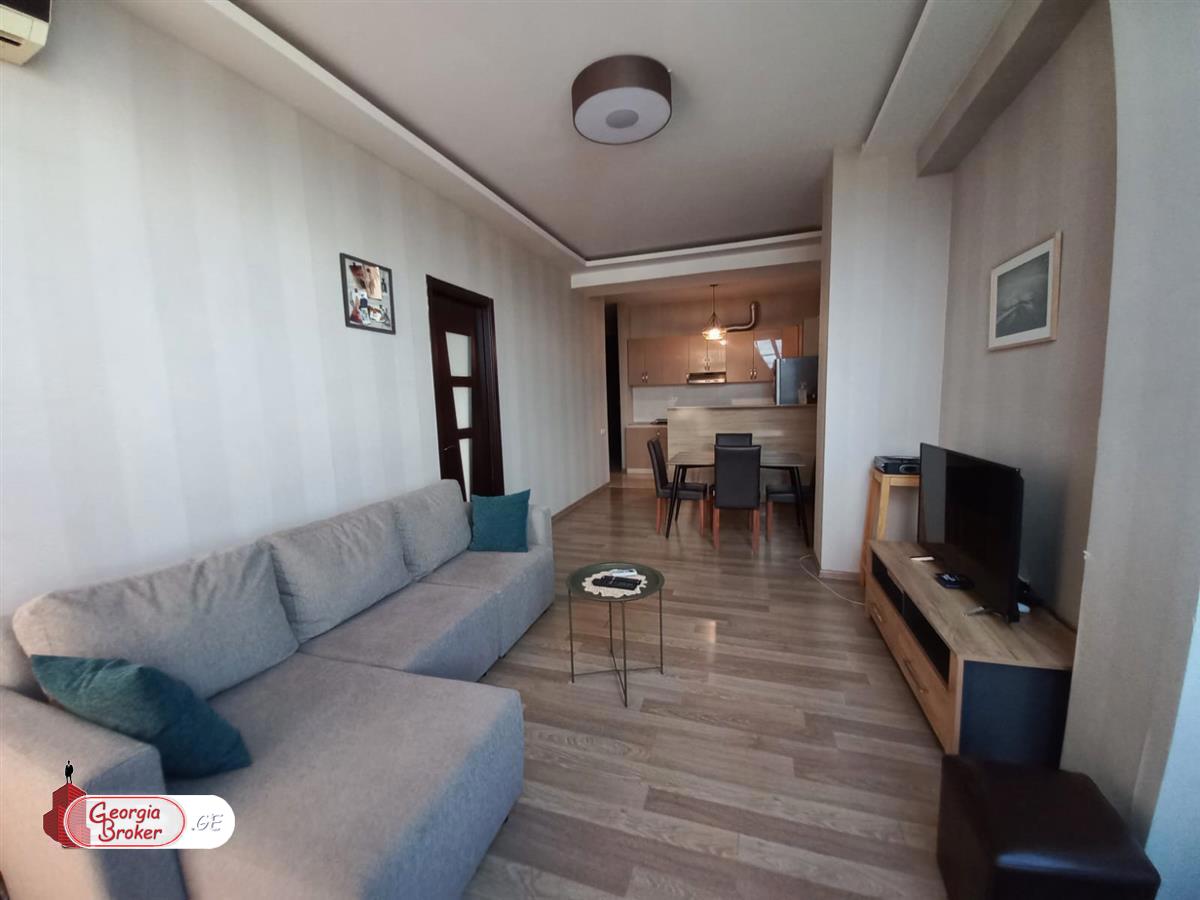 продается квартира с новым ремонтом 3-комнаты