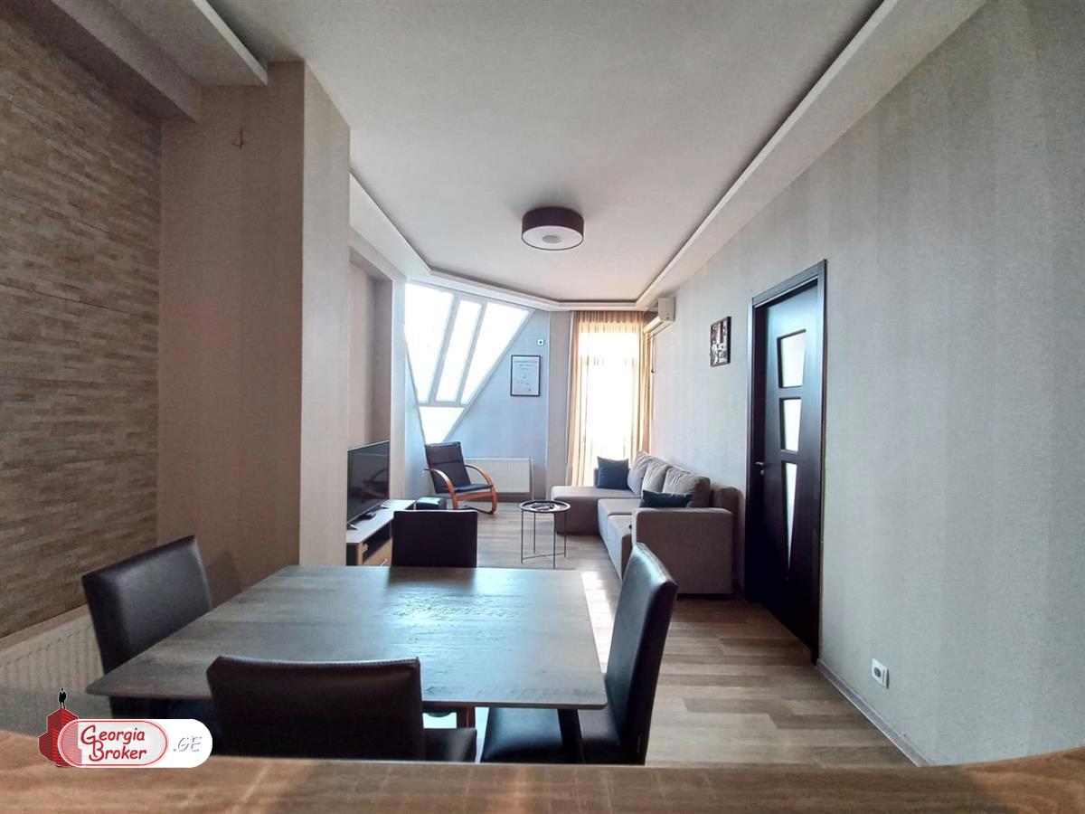 продается квартира с новым ремонтом 3-комнаты