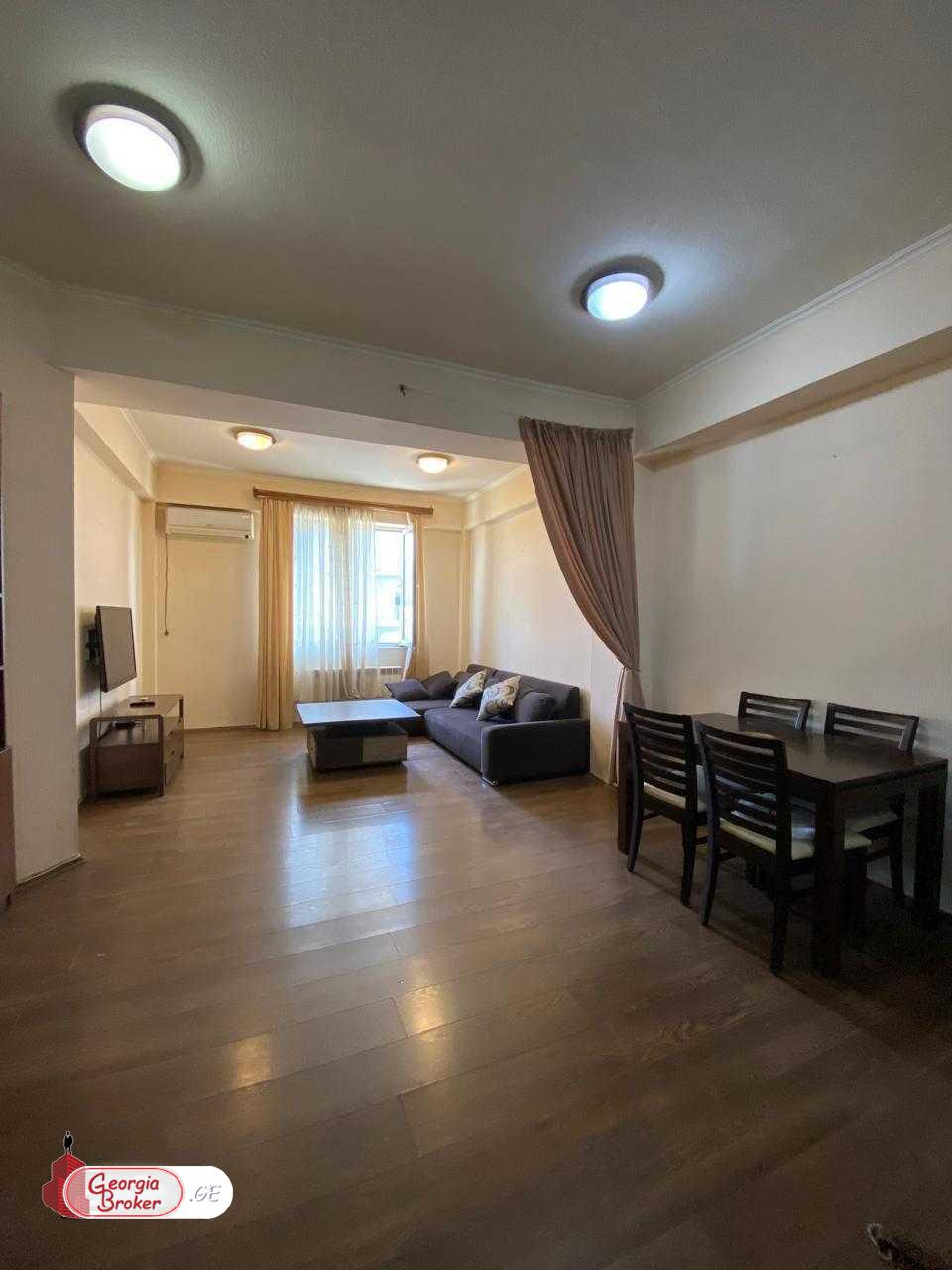 продается квартира с новым ремонтом 4-комнаты