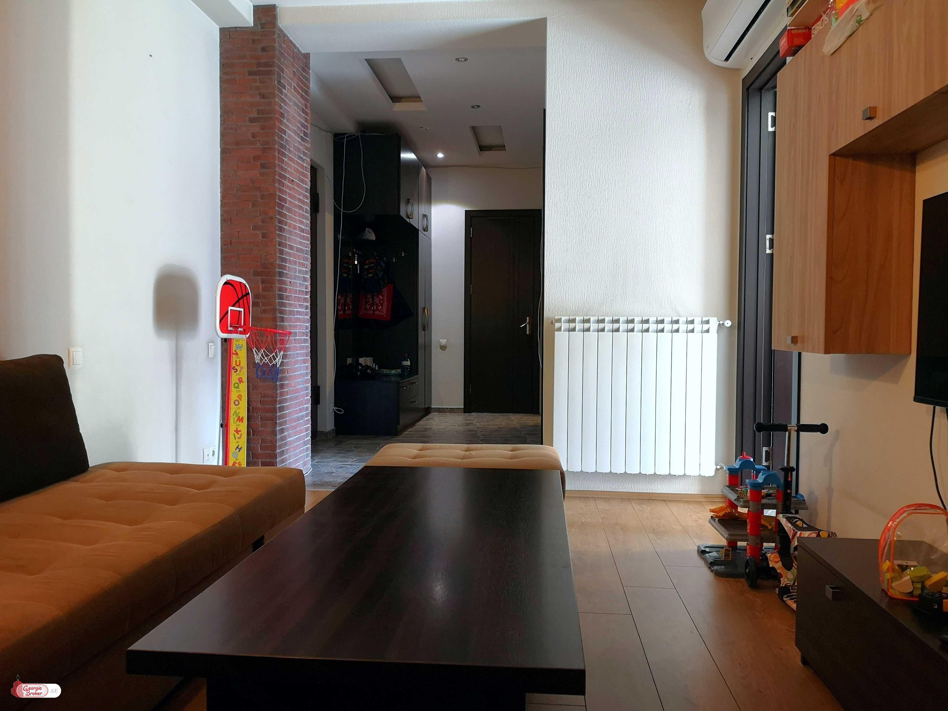 იყიდება ახალი გარემონტებული 4 ოთახიანი ბინა