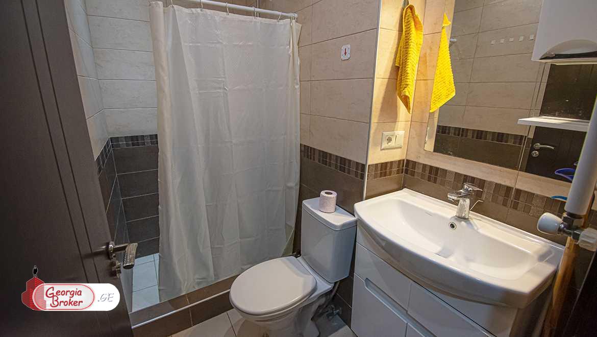 იყიდება ახალი გარემონტებული 2 ოთახიანი ბინა