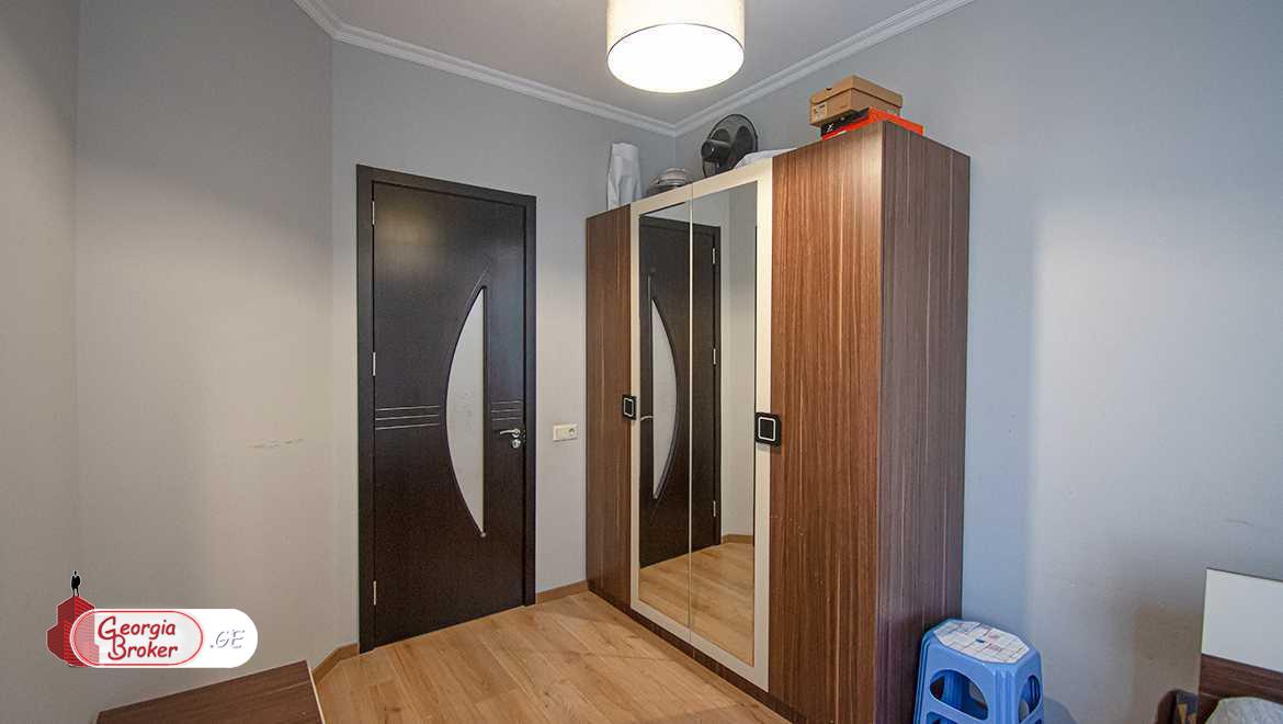 იყიდება ახალი გარემონტებული 2 ოთახიანი ბინა