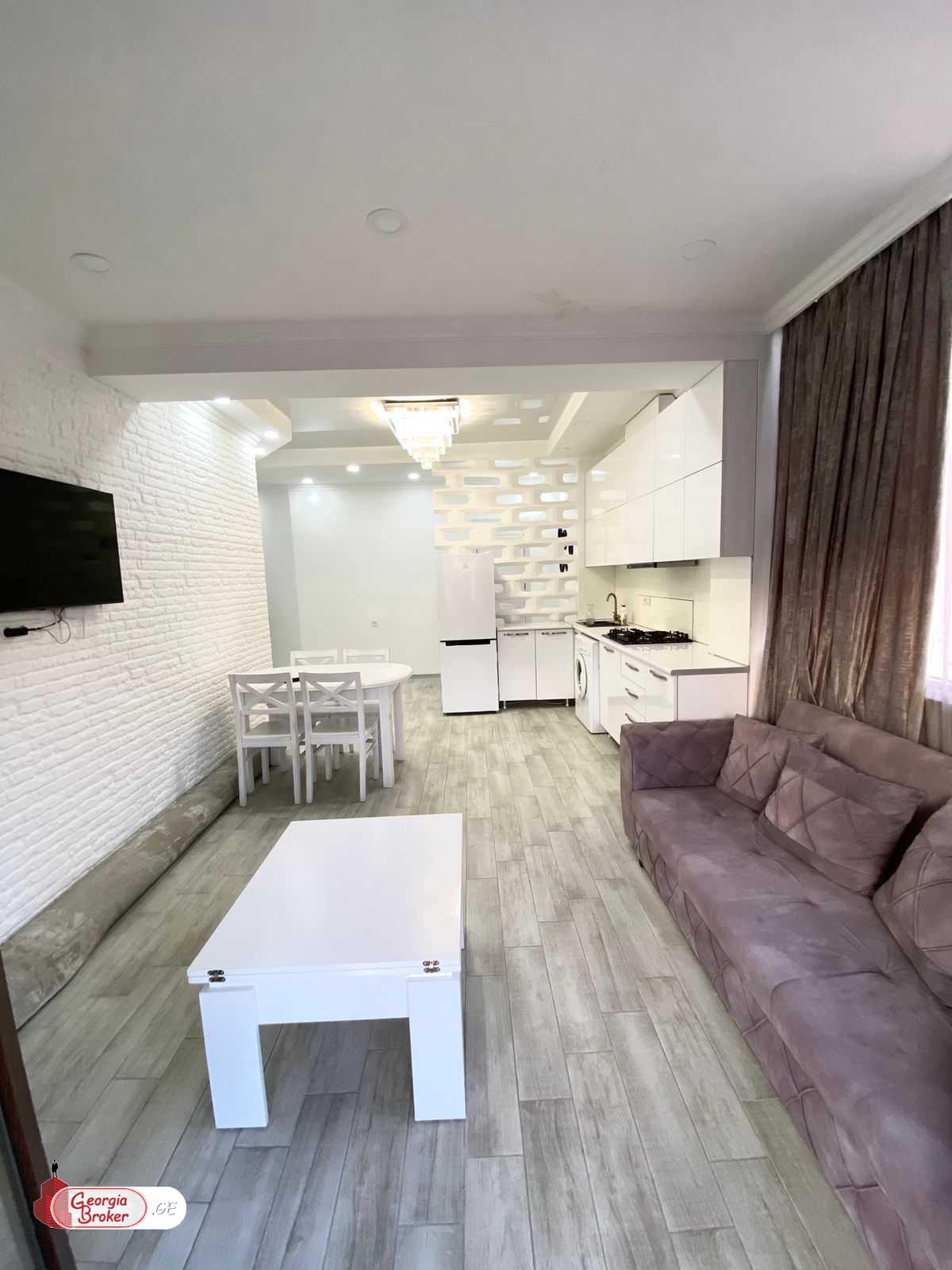 nearly repaired 2-room apartment for rent