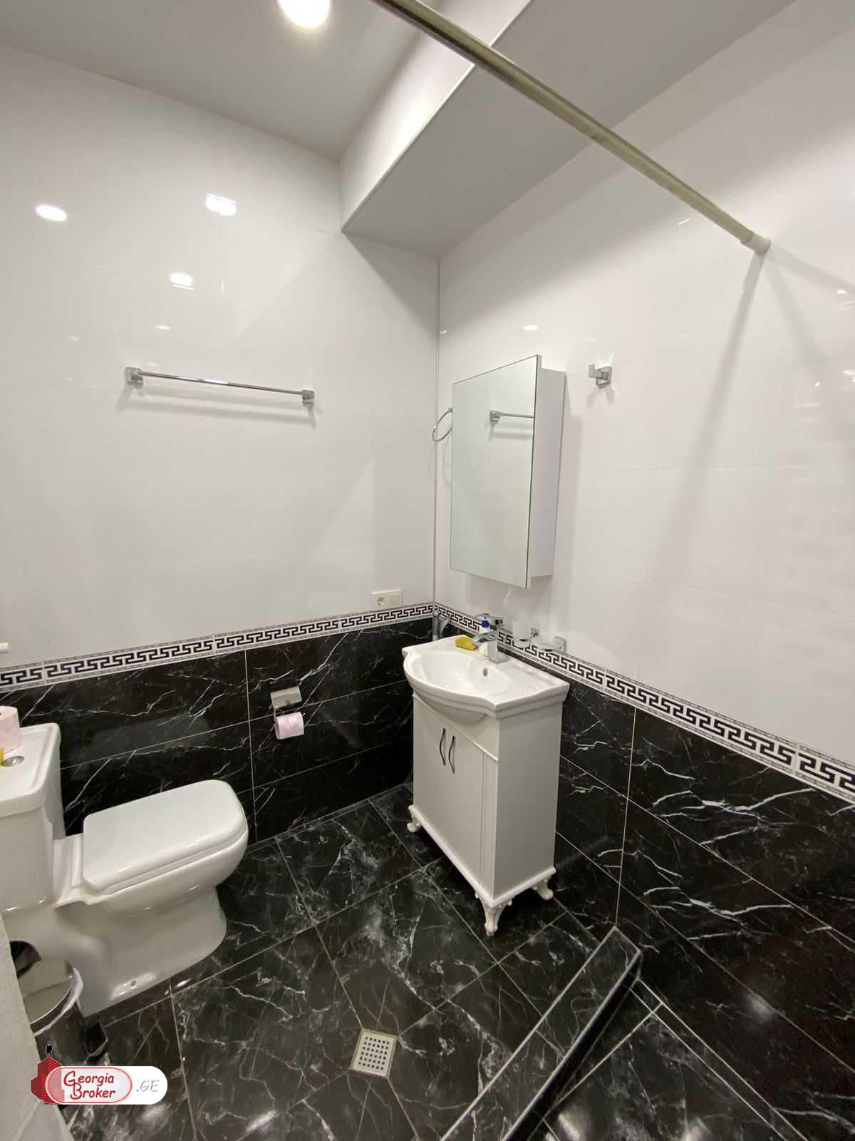 nearly repaired 2-room apartment for rent