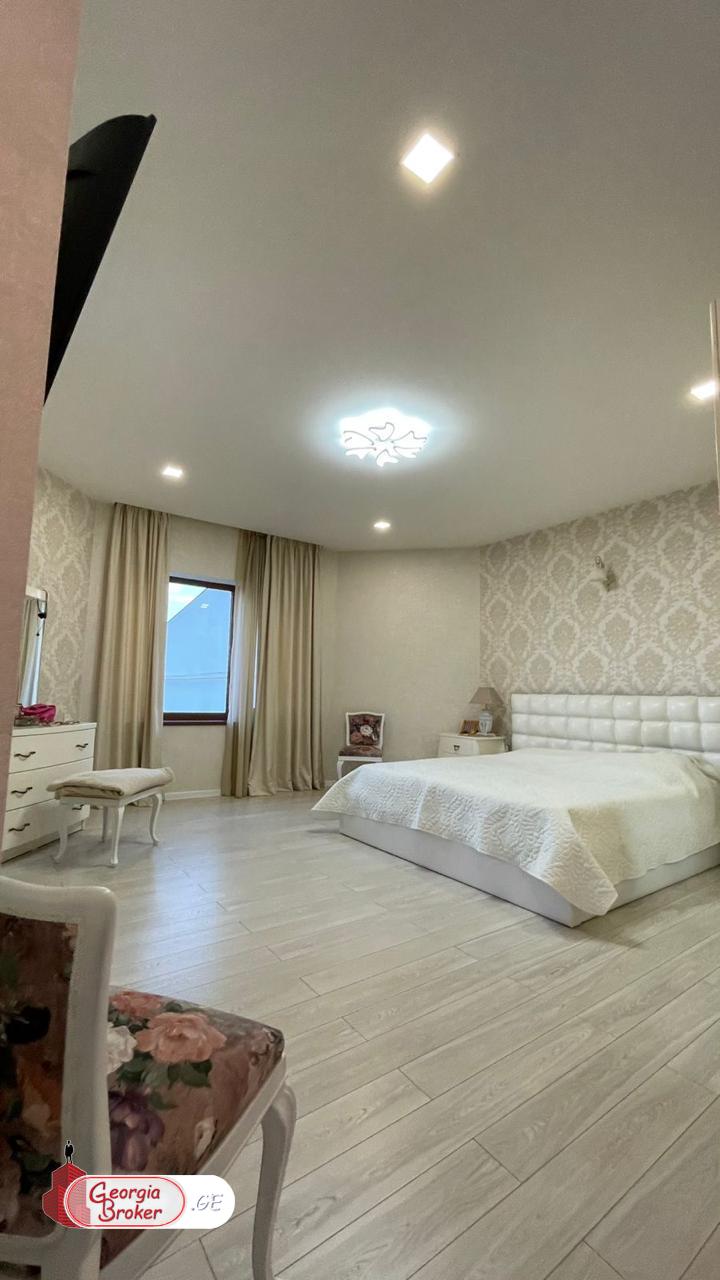 nearly repaired 8-room house for sale