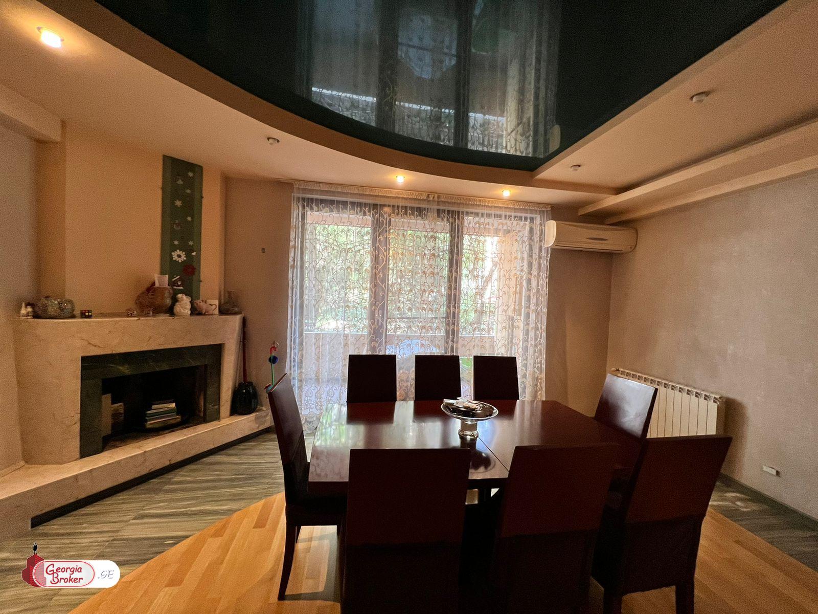 იყიდება ახალი გარემონტებული 6 ოთახიანი ბინა