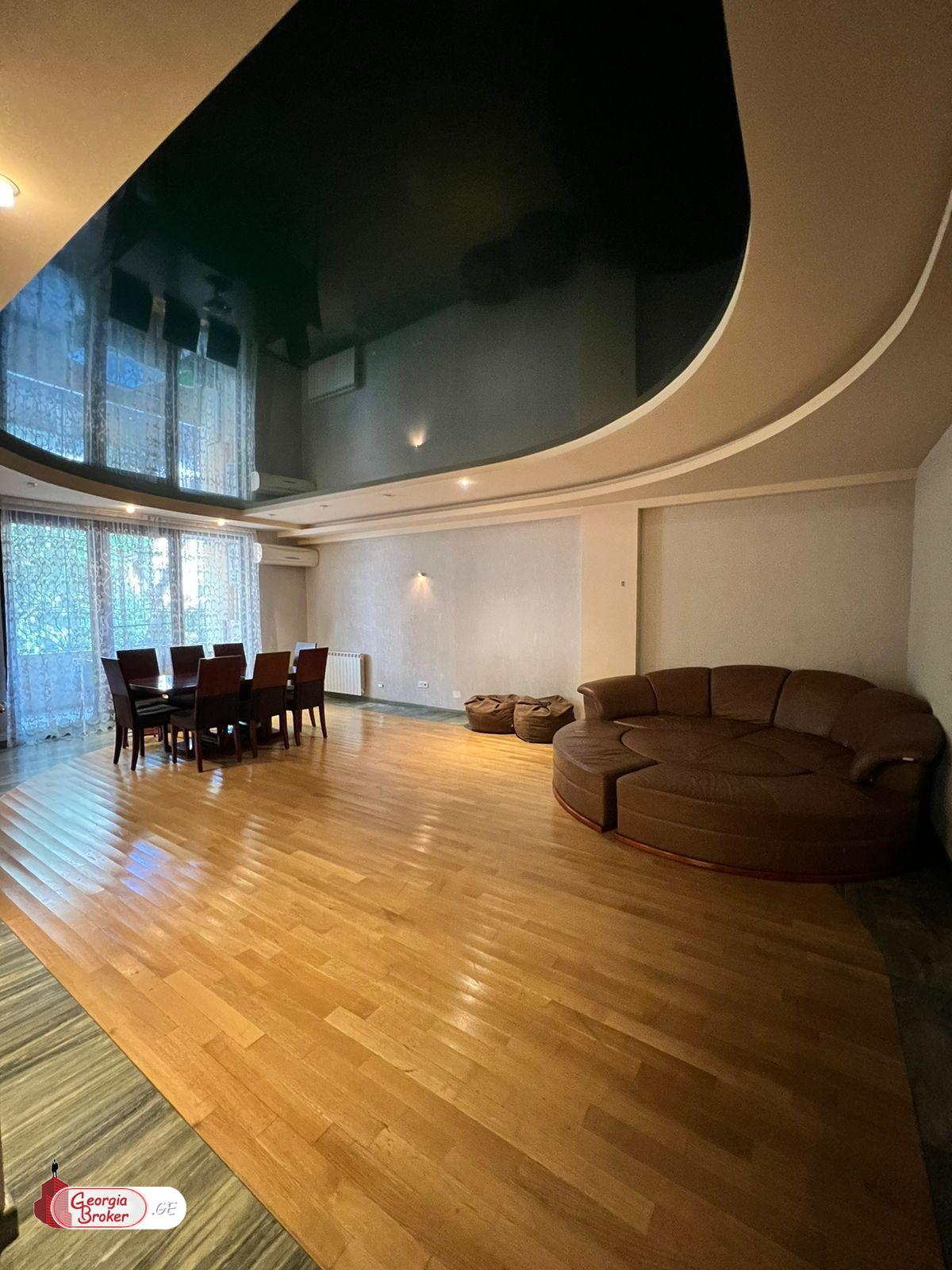 იყიდება ახალი გარემონტებული 6 ოთახიანი ბინა