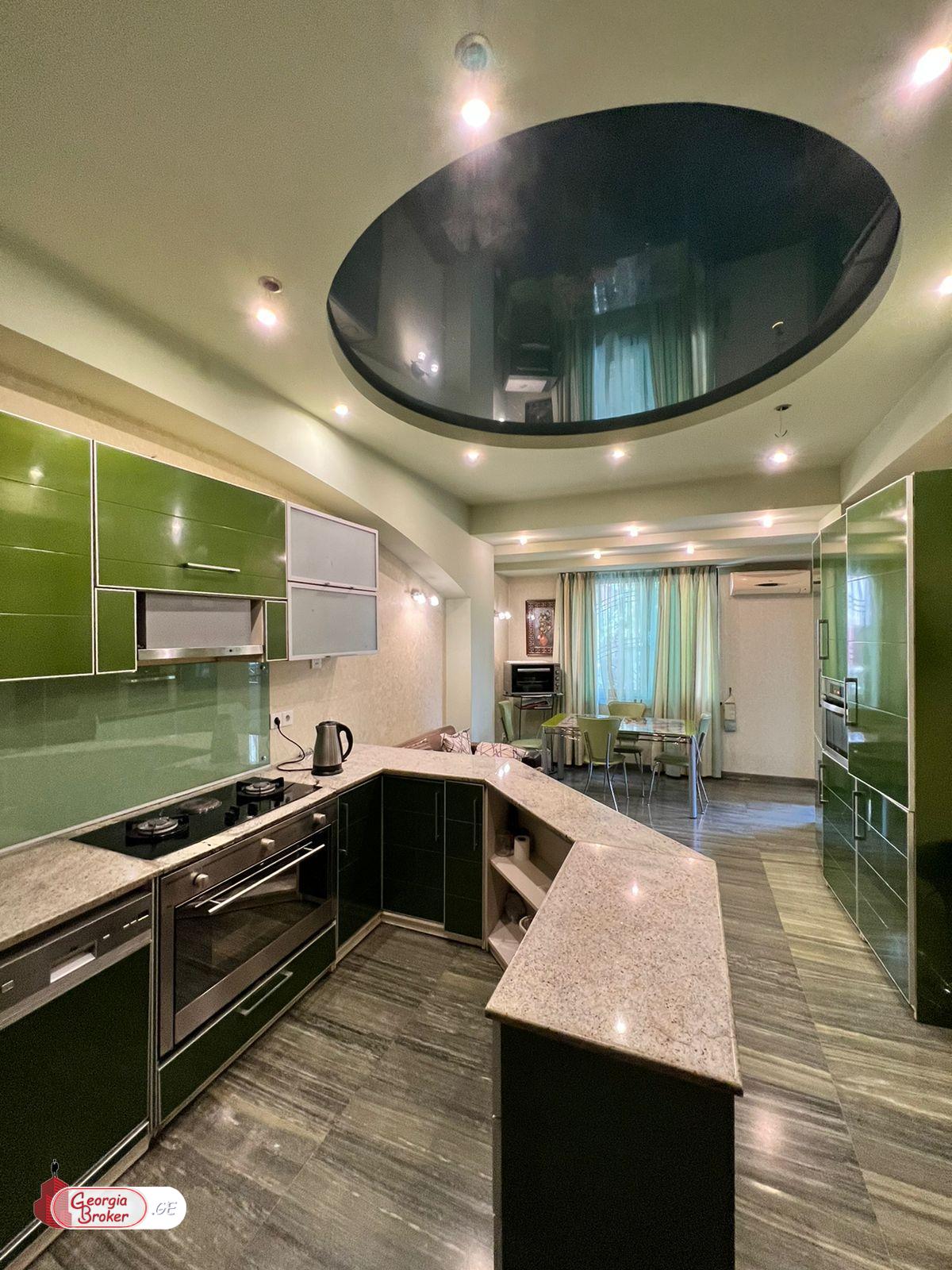 იყიდება ახალი გარემონტებული 6 ოთახიანი ბინა