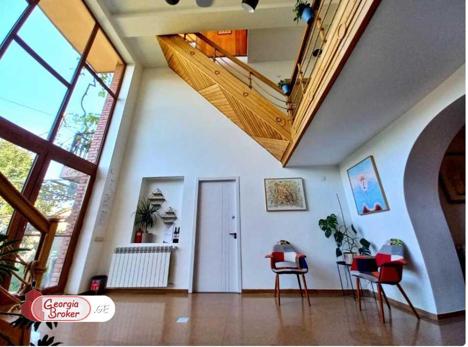 nearly repaired 7-room house for sale