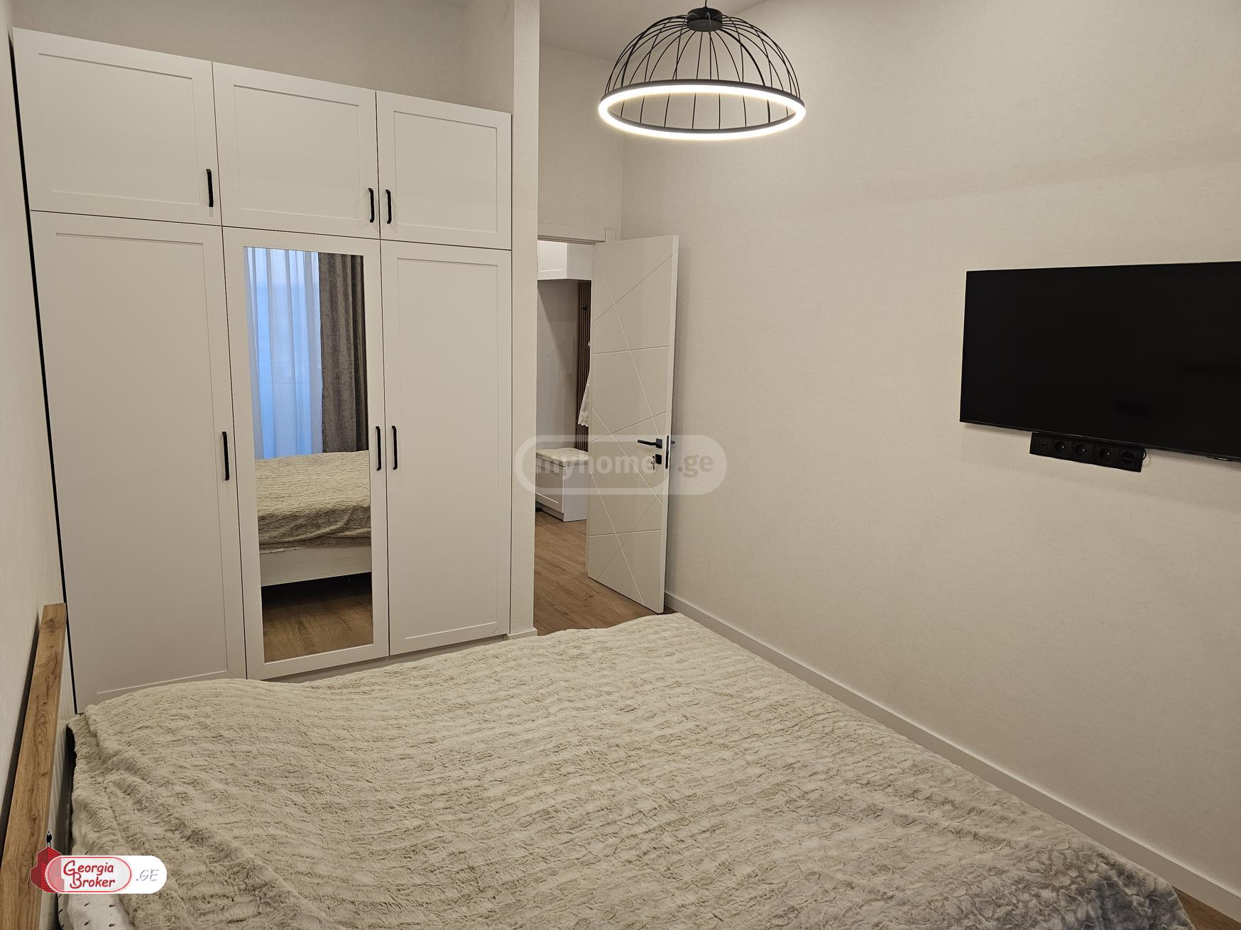 nearly repaired 2-room apartment for sale