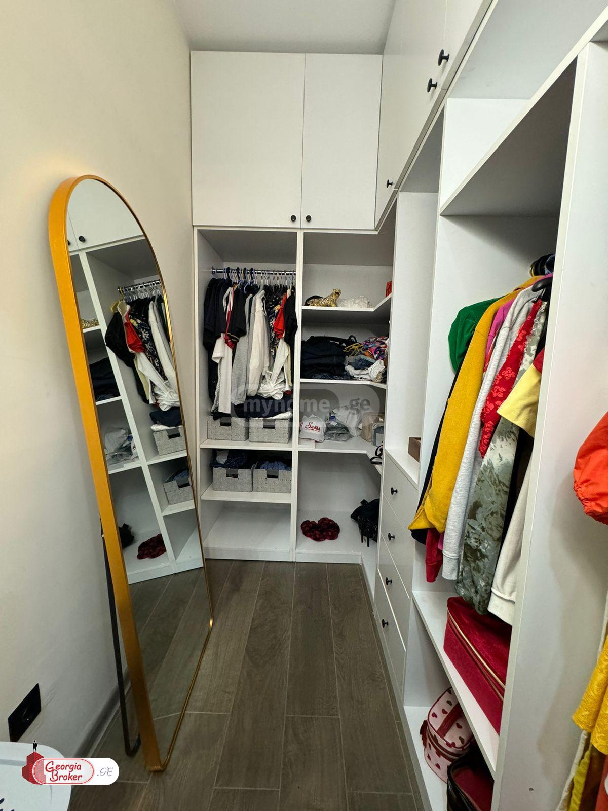 nearly repaired 3-room apartment for sale