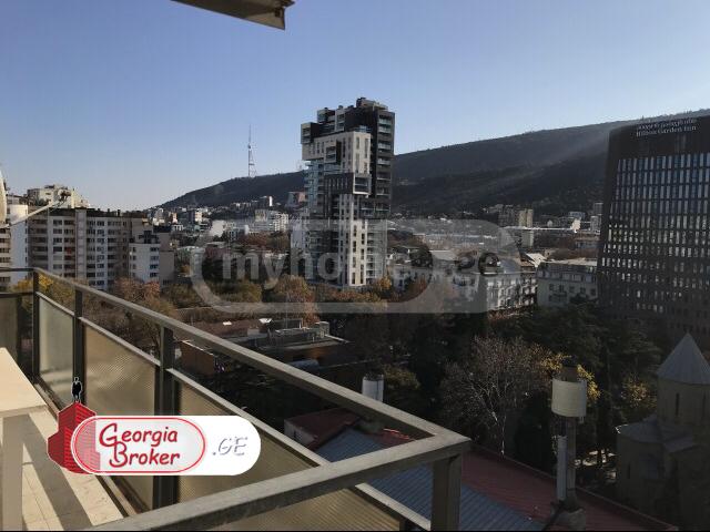 продается квартира с новым ремонтом 3-комнаты