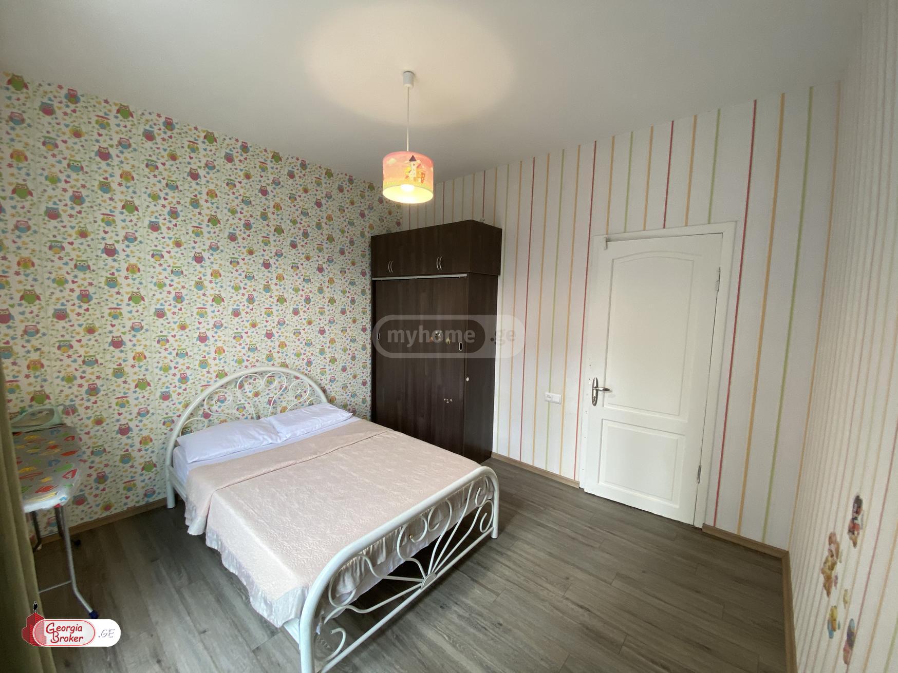 продается квартира с новым ремонтом 3-комнаты