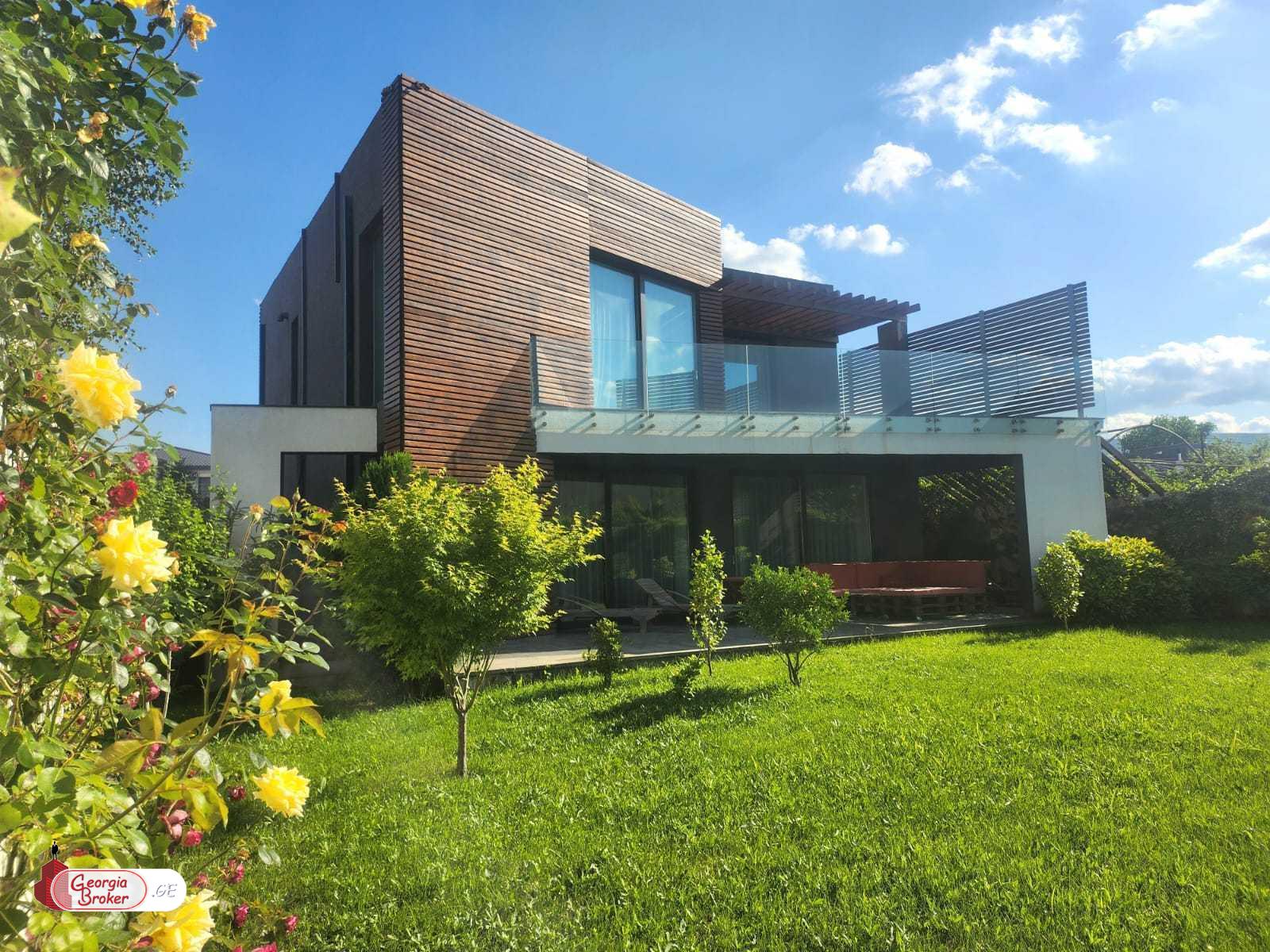 nearly repaired 7-room house for sale