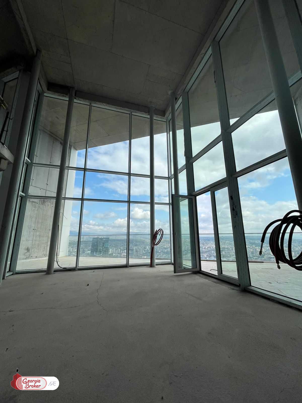 nearly repaired 5-room apartment for sale