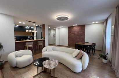 იყიდება ახალი გარემონტებული 4 ოთახიანი ბინა