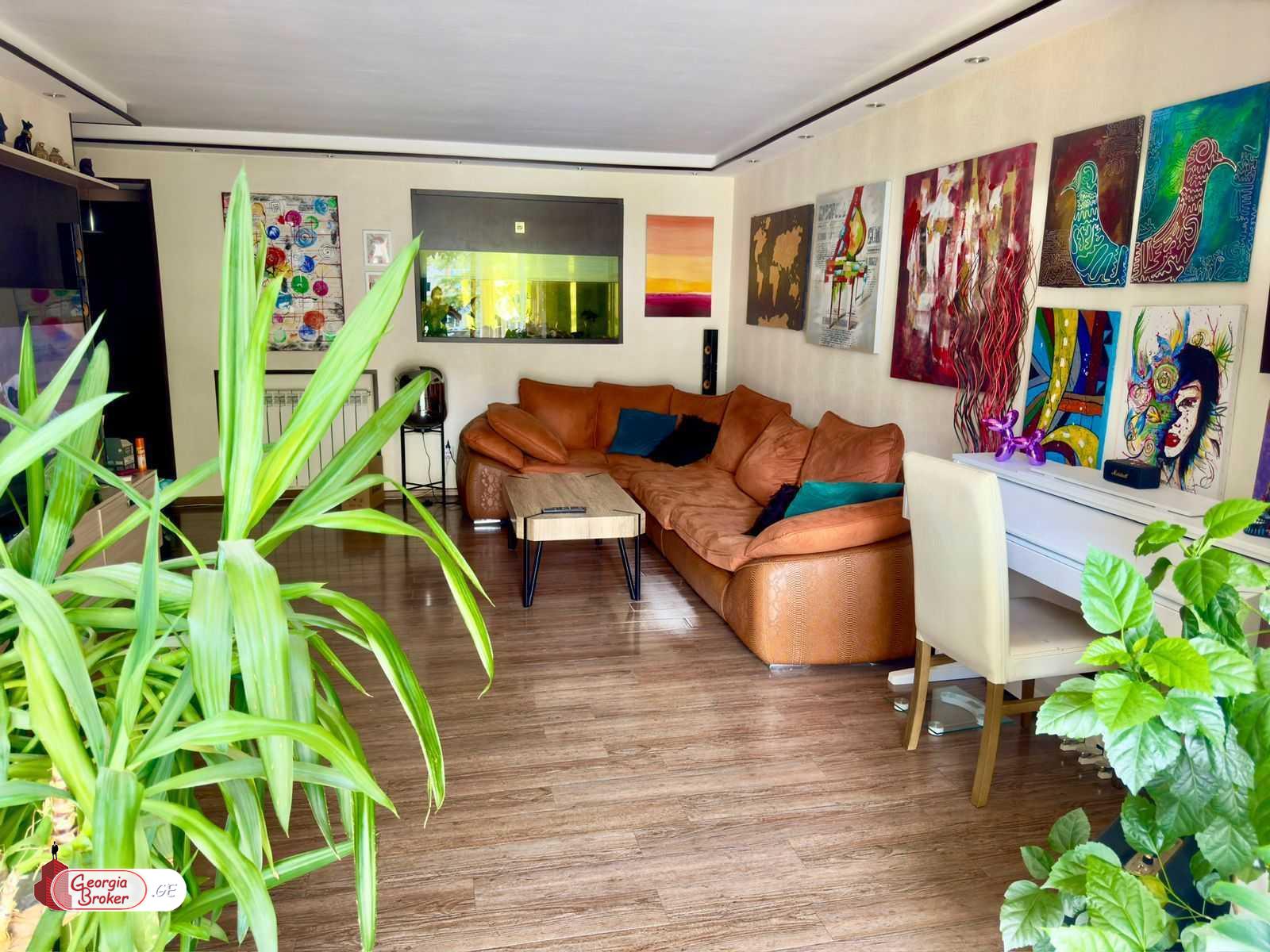 nearly repaired 3-room apartment for sale