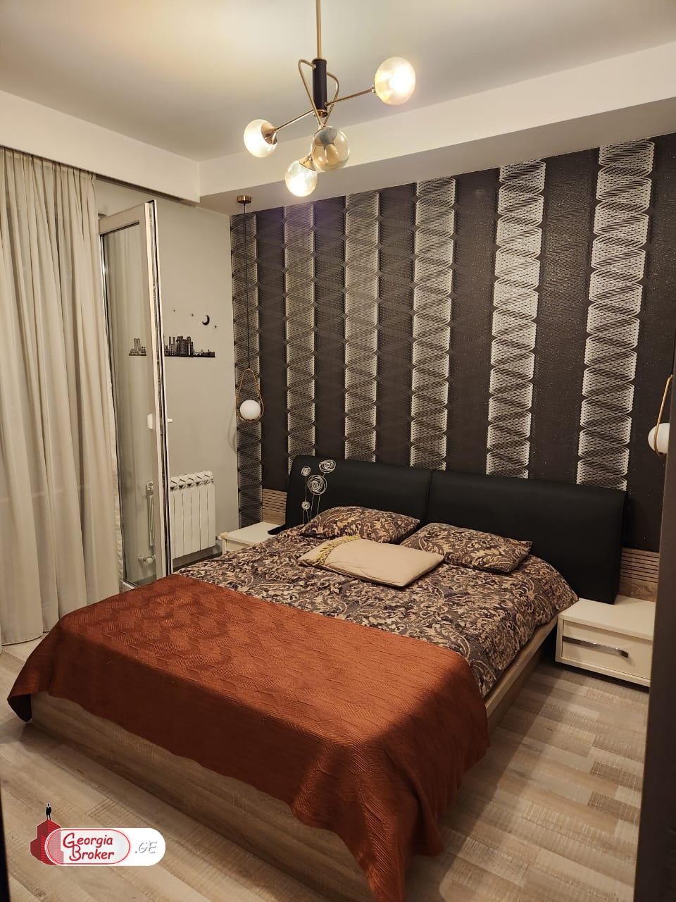 იყიდება ახალი გარემონტებული 4 ოთახიანი ბინა