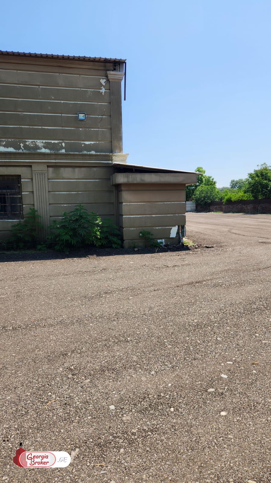 в аренду склад со старым ремонтом