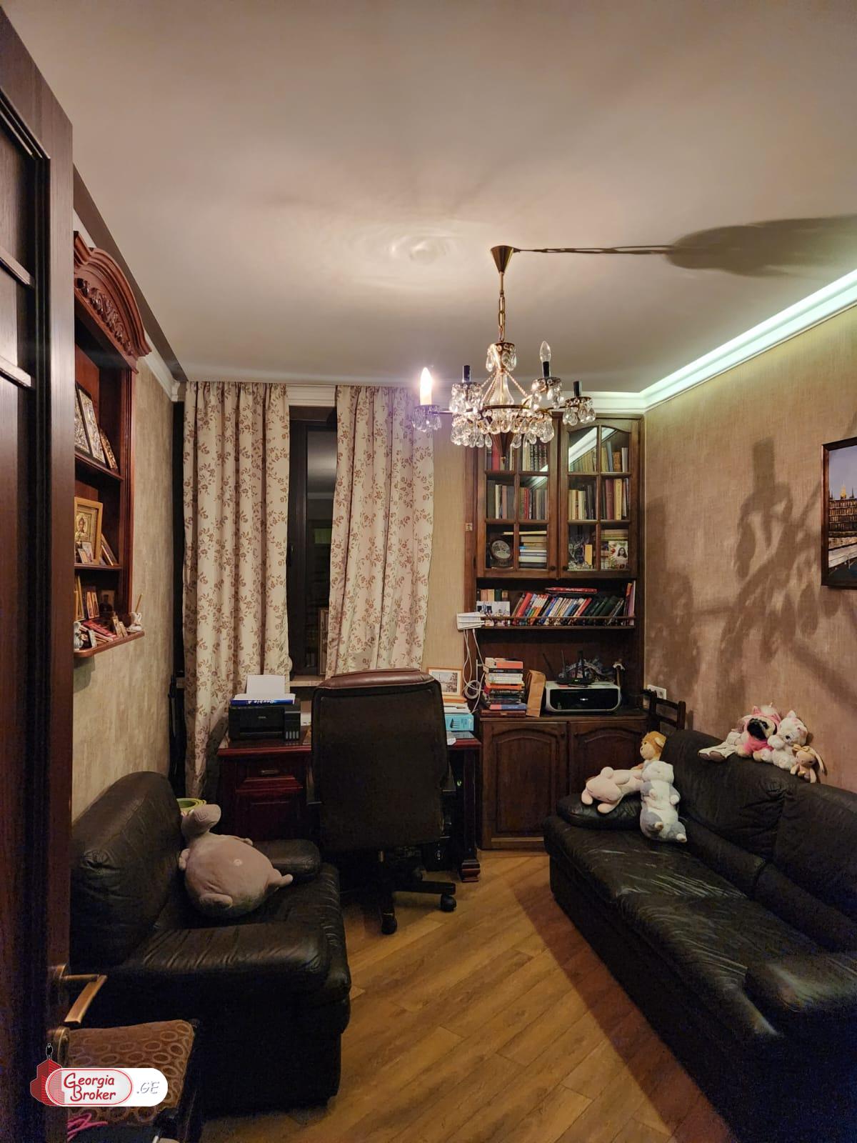 იყიდება ახალი გარემონტებული 5 ოთახიანი ბინა