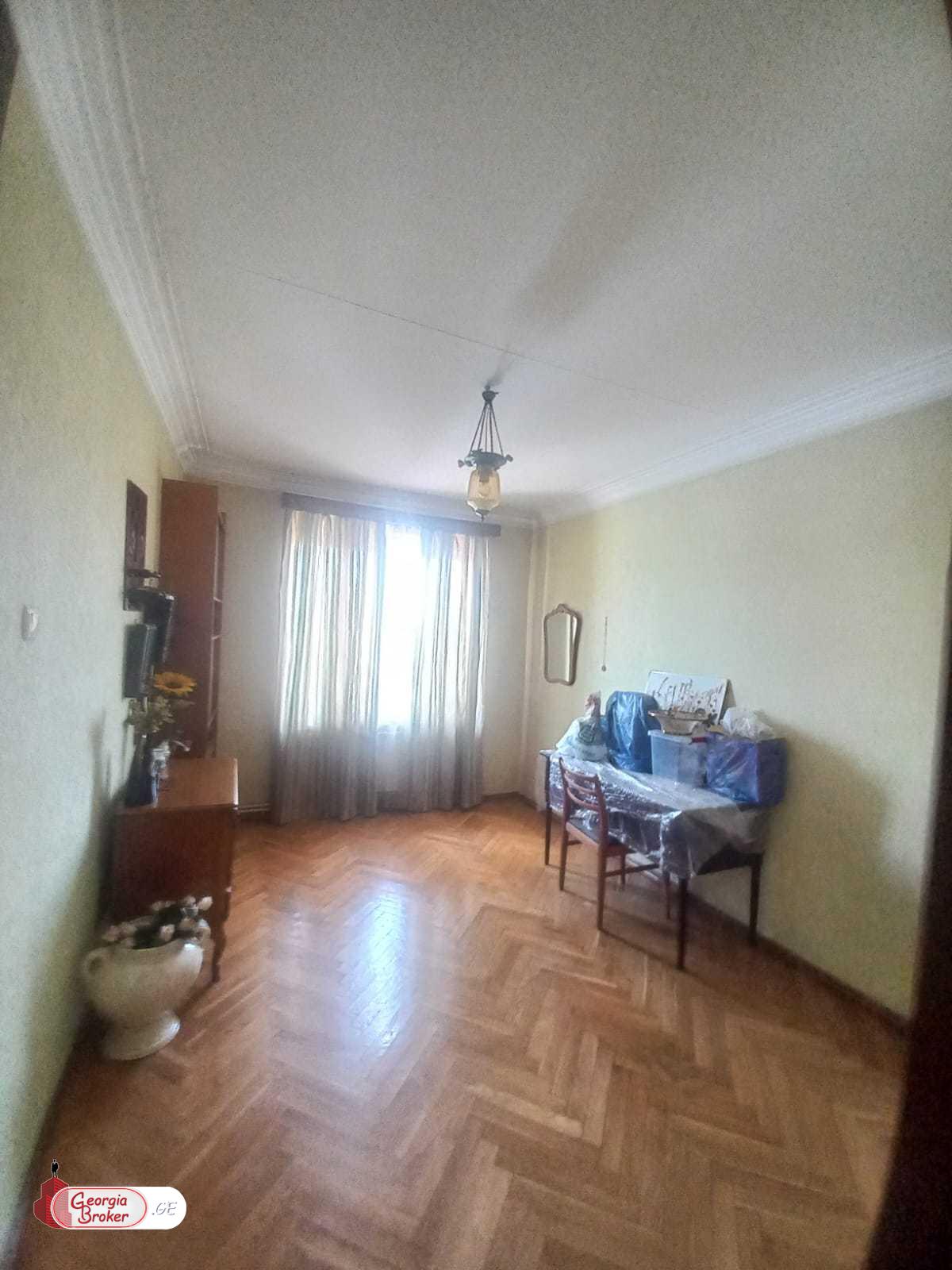 nearly repaired 3-room apartment for sale
