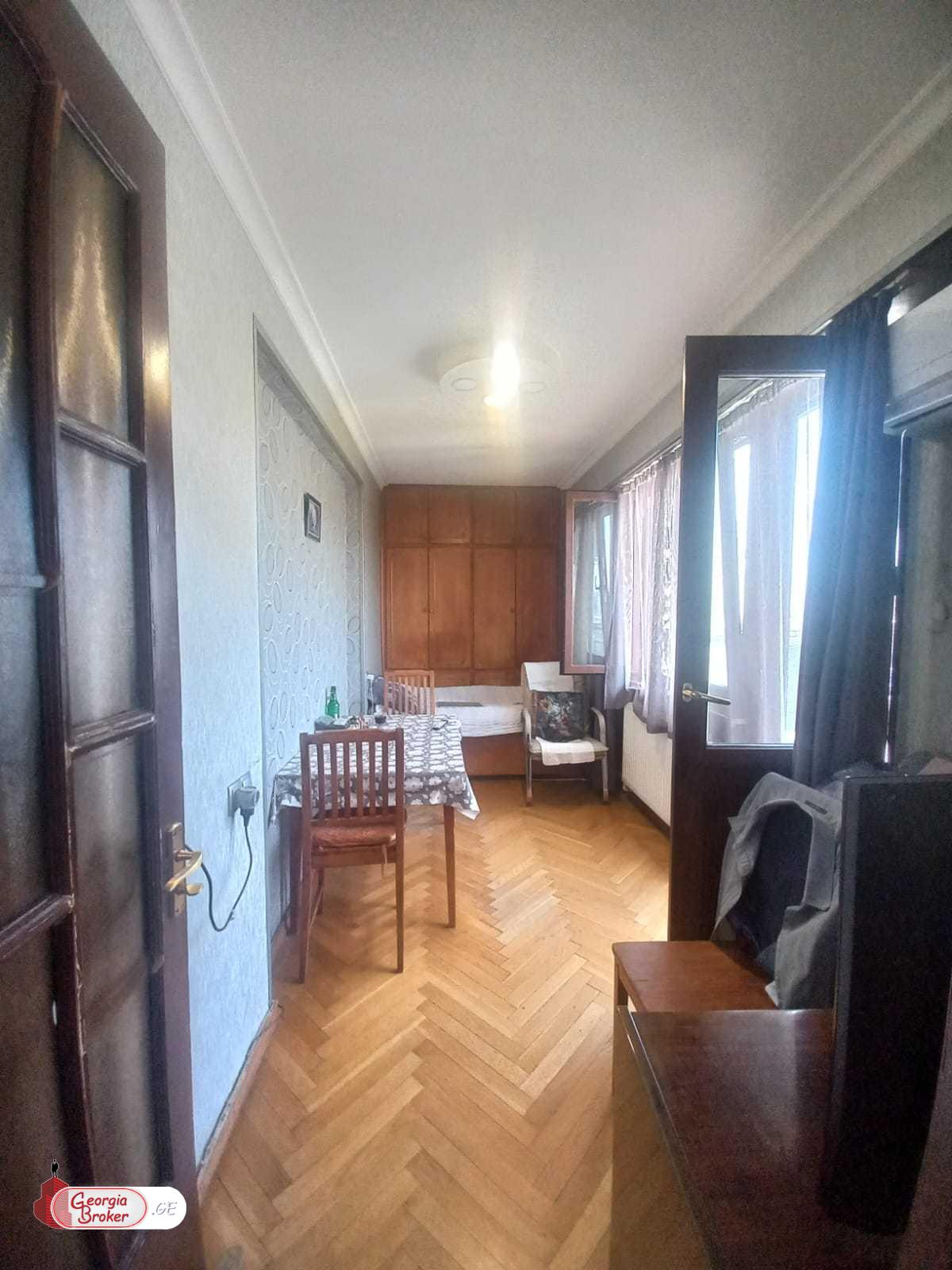 nearly repaired 3-room apartment for sale