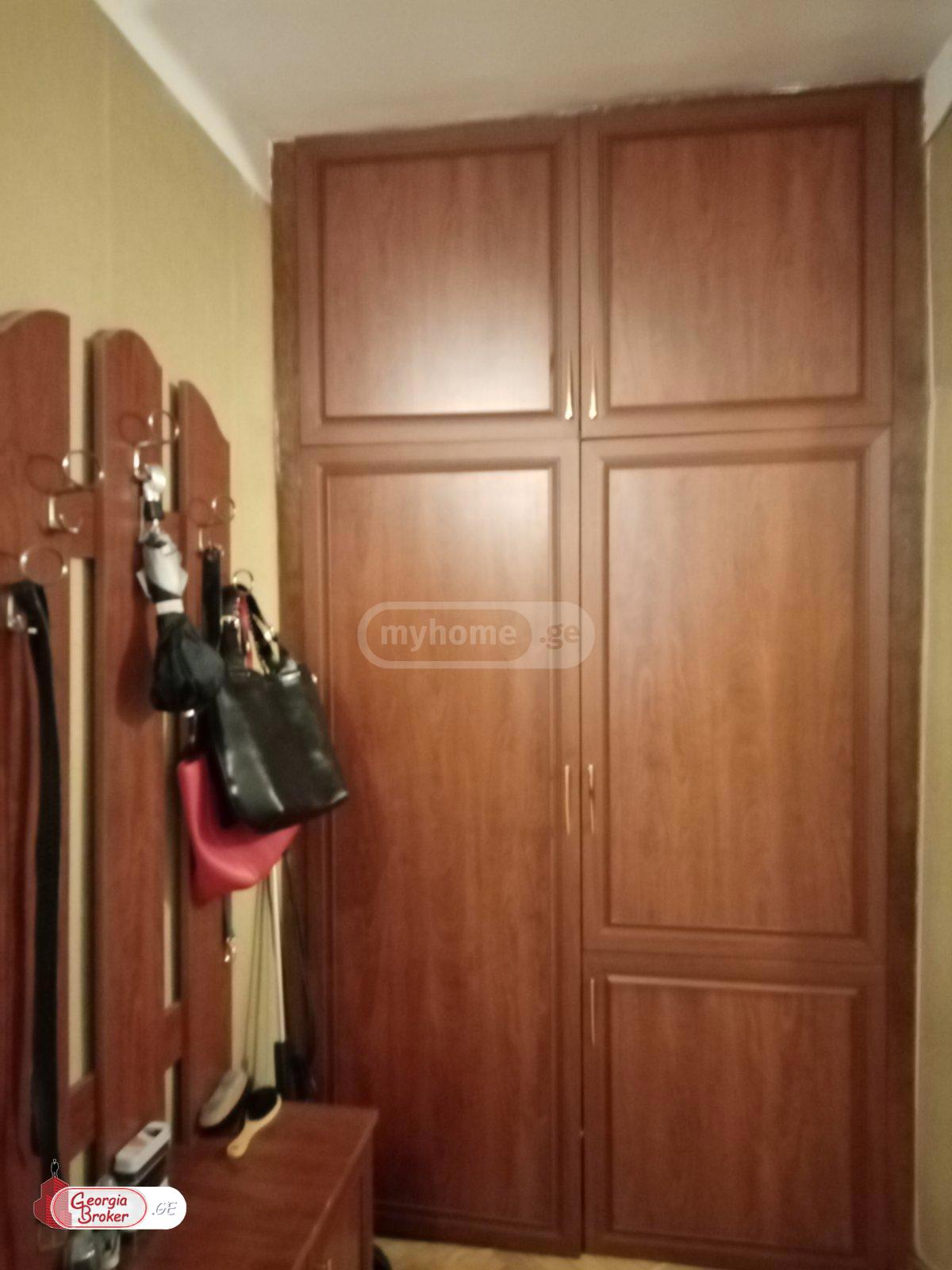 nearly repaired 3-room apartment for sale