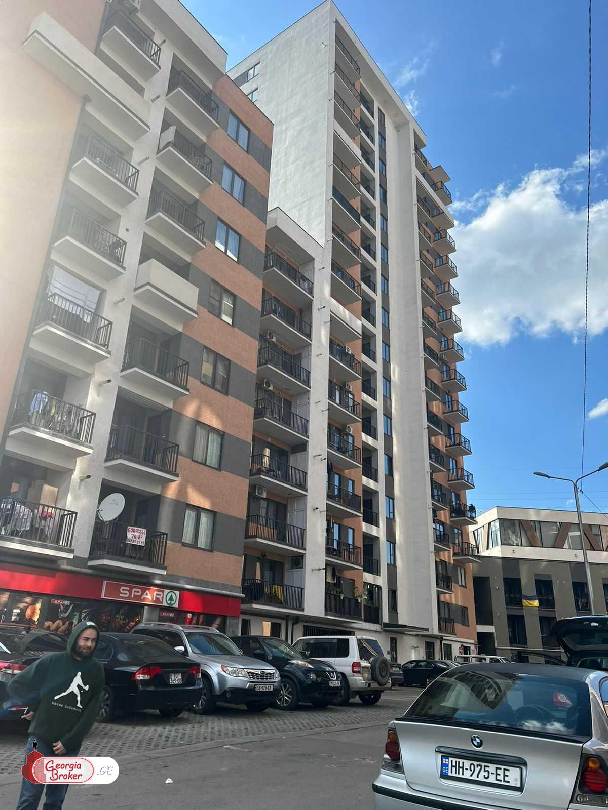 იყიდება ახალი გარემონტებული 3 ოთახიანი ბინა