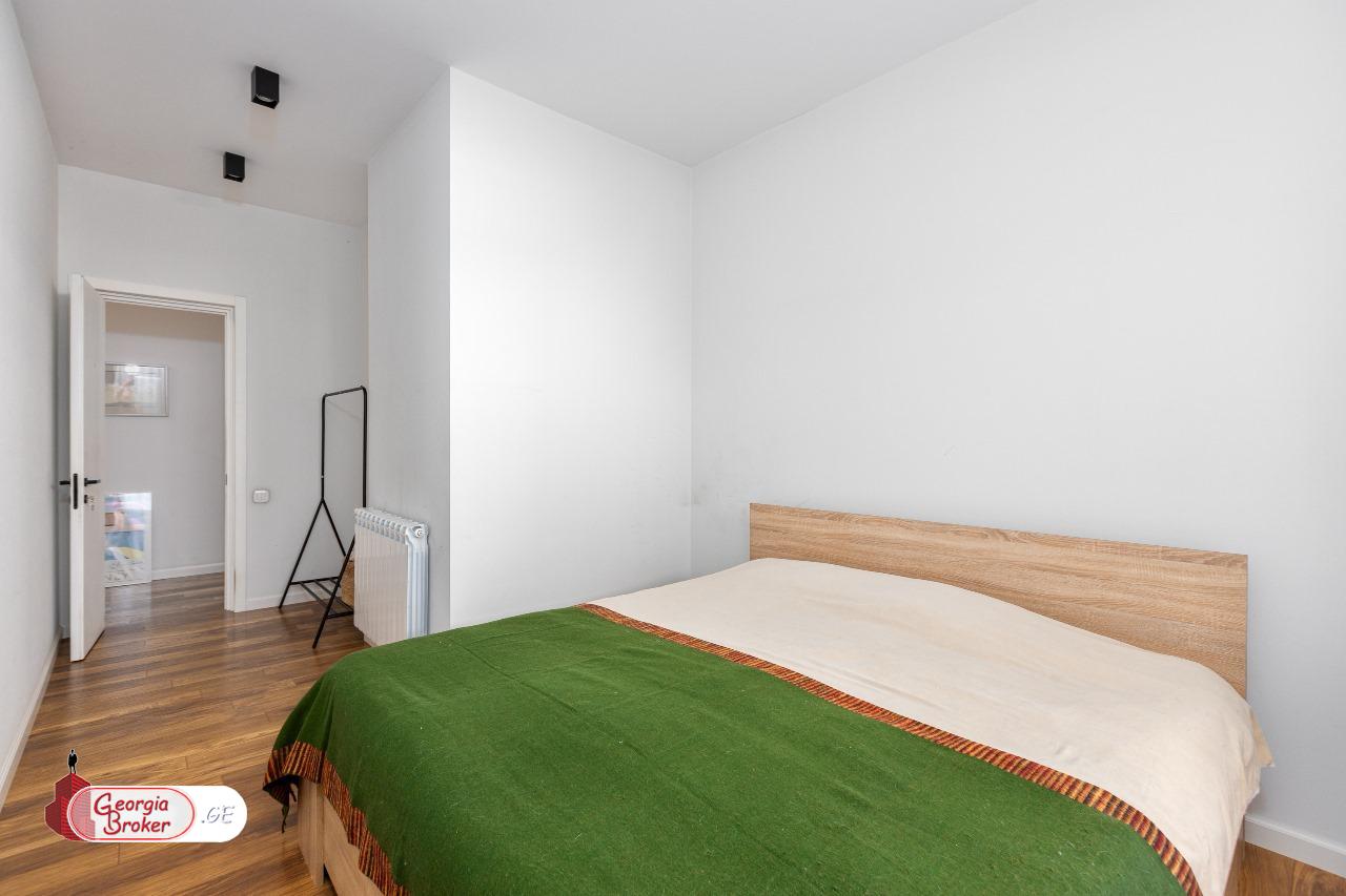 продается квартира с новым ремонтом 3-комнаты