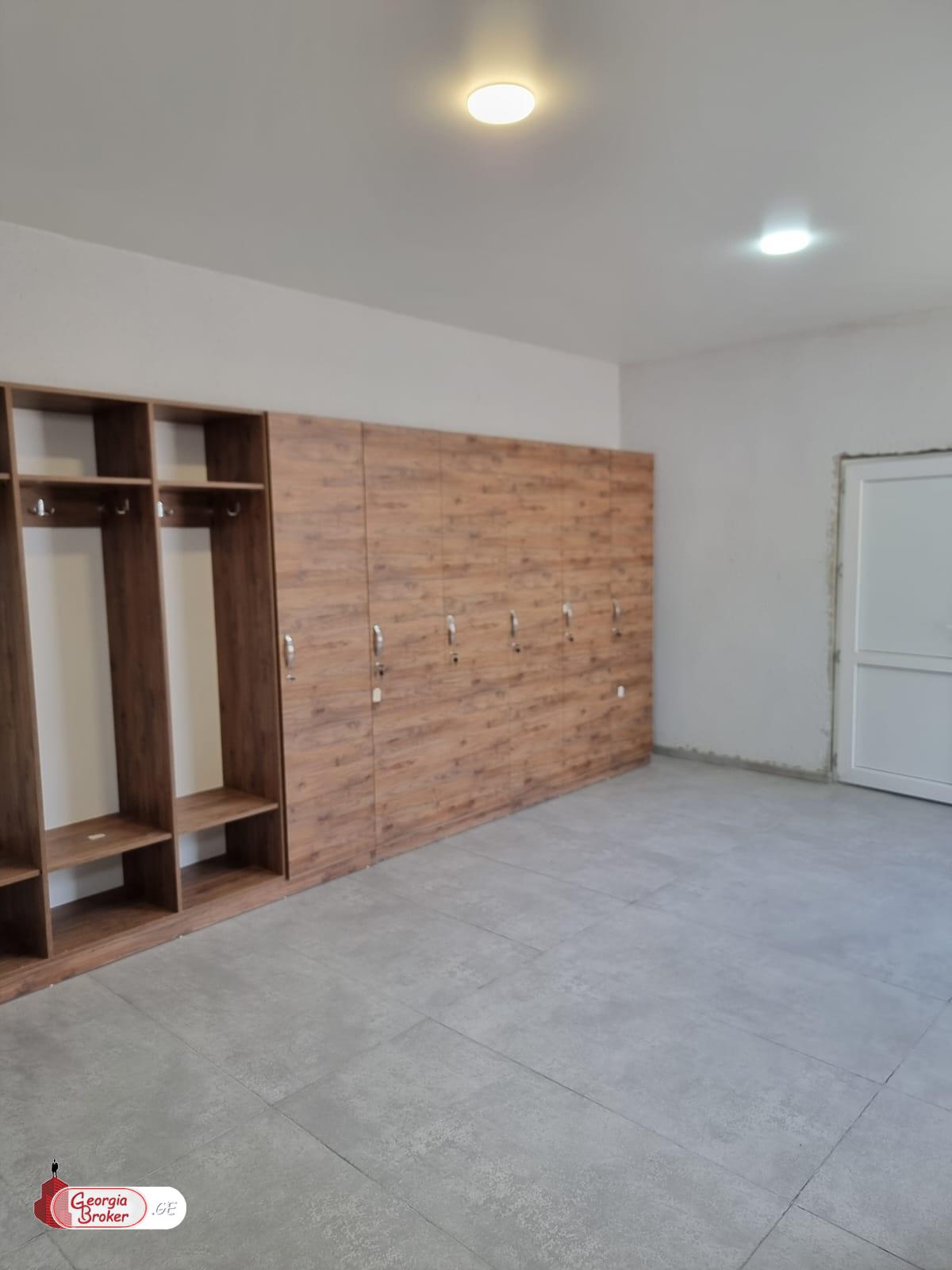 იყიდება ახალი გარემონტებული სასაწყობე ფართი