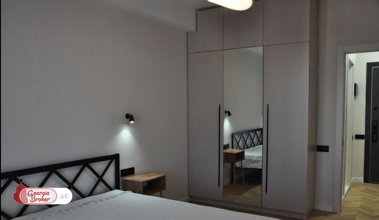 nearly repaired 2-room apartment for sale