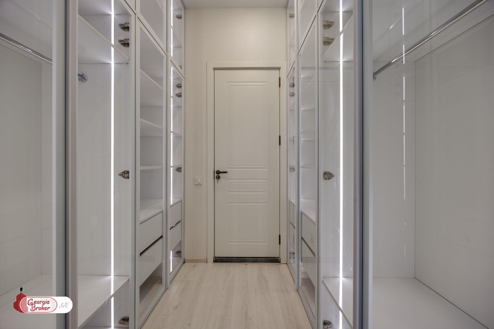 nearly repaired 3-room apartment for sale