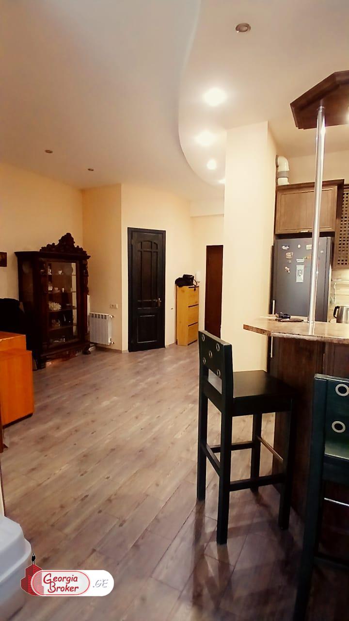 იყიდება ახალი გარემონტებული ბინა