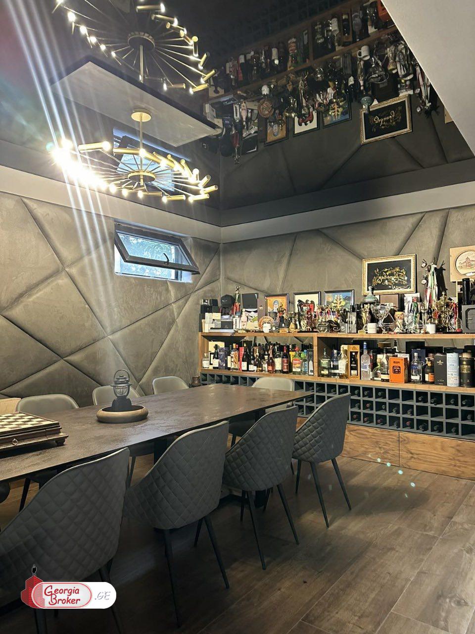 იყიდება ახალი გარემონტებული 11 ოთახიანი სახლი