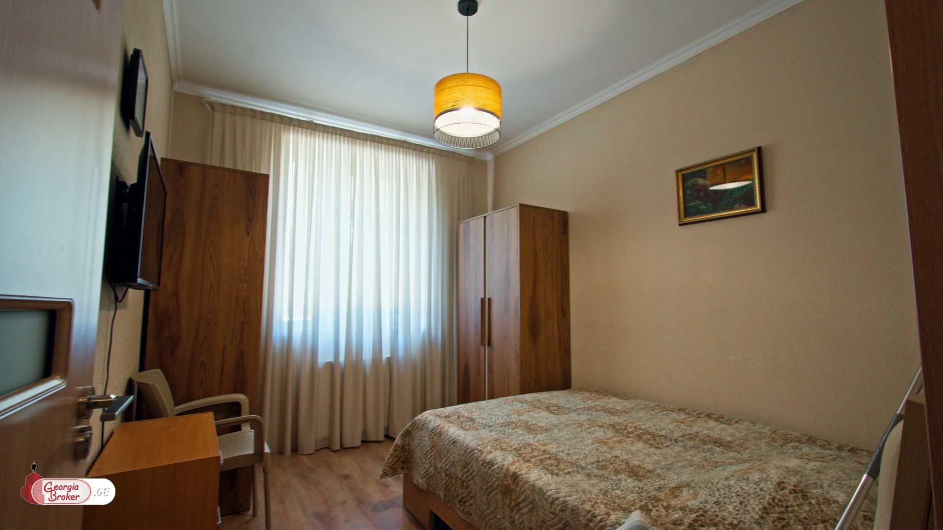 იყიდება ახალი გარემონტებული 5 ოთახიანი სახლი