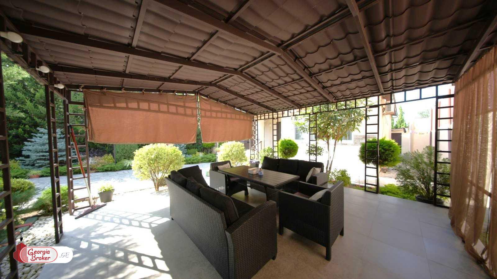 იყიდება ახალი გარემონტებული 5 ოთახიანი სახლი