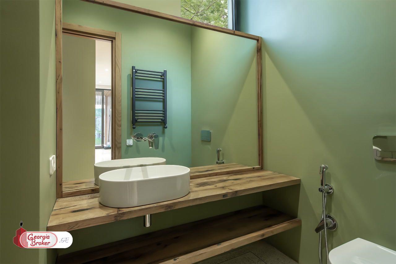 იყიდება ახალი გარემონტებული 7 ოთახიანი სახლი